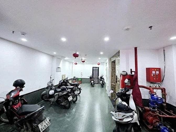 BÁN NHÀ DÒNG TIỀN - HOÀNG VĂN THÁI, 7 TẦNG THANG MÁY - THU NHẬP ỔN ĐỊN