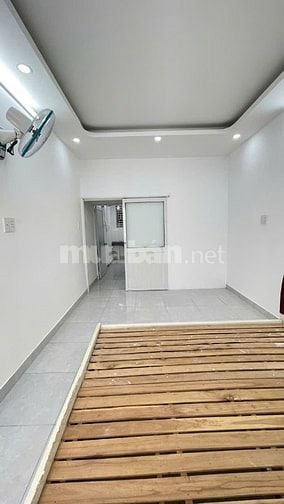 Cho thuê nhà hẻm 1.5m(XM) Trần Đình Xu, P.N.C.Trinh, Q.1 giá 10tr