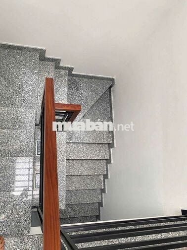 Cho thuê nhà nguyên căn dt 4,5×20,có 2pn,2wc, nhà mới mặt tiền đường