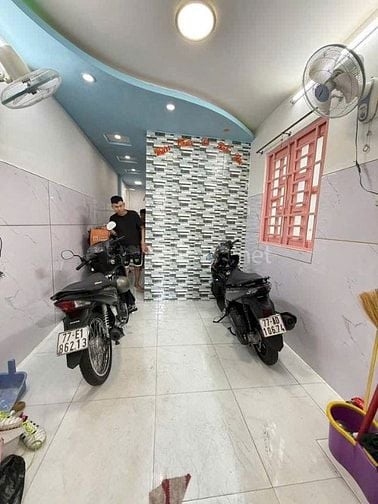 Bán nhà đẹp chính chủ 16/25 Bùi Thế Mỹ, gần chợ vải Tân Bình