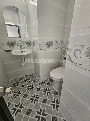 Nhà Hẻm 3m Đường Âu Dương Lân,P3Q8,DT 4m × 10m, 1 Lầu,2 PN,2 WC