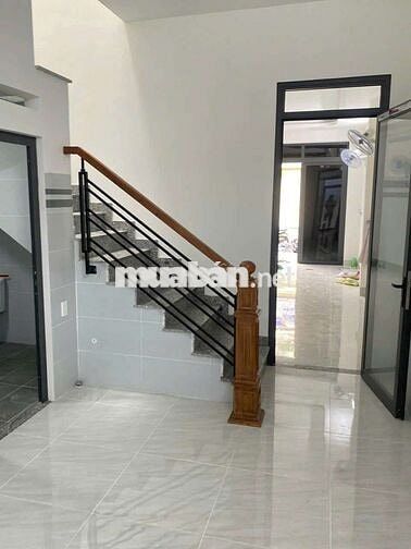 Cho thuê nhà nguyên căn dt 4,5×20,có 2pn,2wc, nhà mới mặt tiền đường