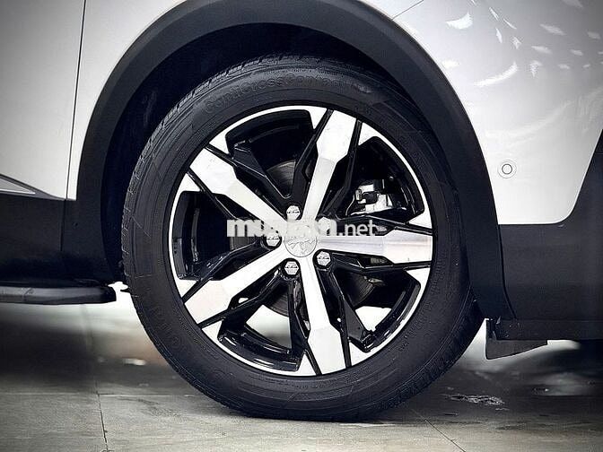 Peugeot 3008 Allure 1.6 AT Turbo- 25000 km