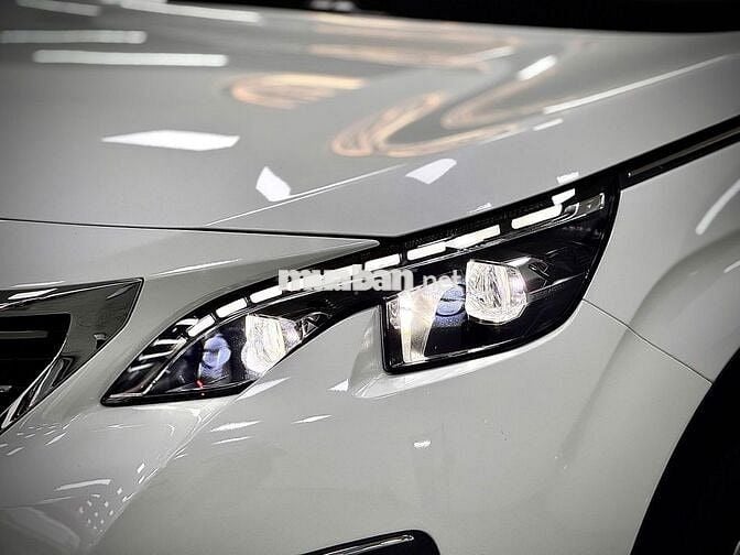 Peugeot 3008 Allure 1.6 AT Turbo- 25000 km
