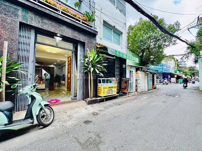 Nhà đẹp giá tốt Phan Đình Phùng p15 BT, 55,3m2 ngang 4 SHR, hẻm 7m 