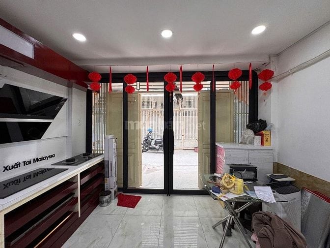 Cho thuê nhà hẻm 6m(XH) Nguyễn Đình Chiểu, P.4, Q.3 giá 15tr