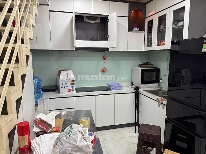 Cho thuê nhà hẻm 6m(XH) Nguyễn Đình Chiểu, P.4, Q.3 giá 15tr