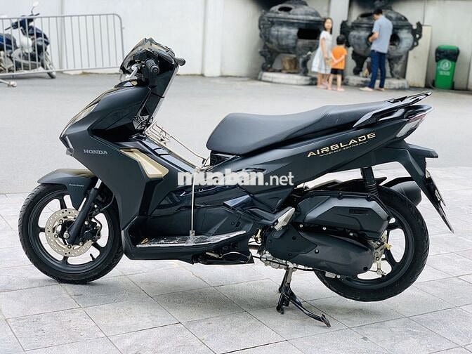 HONDA AIR BLADE 125 FI BẢN ĐEN SẦN KHÓA SMARKEY