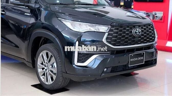 Toyota Innova Cross 2025