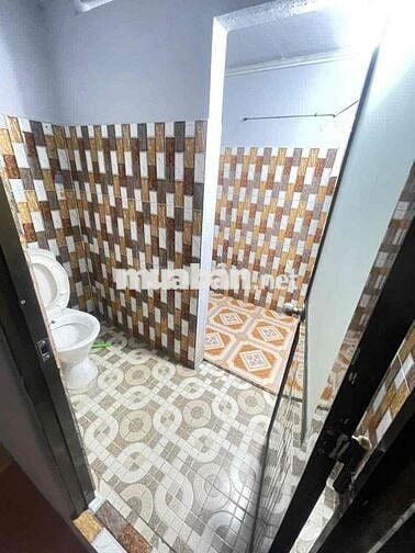 NHÀ KHU TÊN LỬA, NGANG 6, XE HƠI ĐẬU