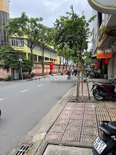 Bán gấp nhà đường tân vĩnh P4,Q4,dt:8x9m,giá:15,2tỷ(5 lầu)