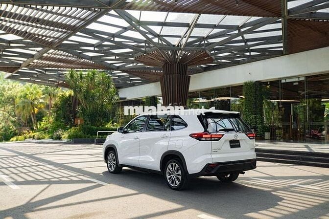Toyota Innova Cross 2025