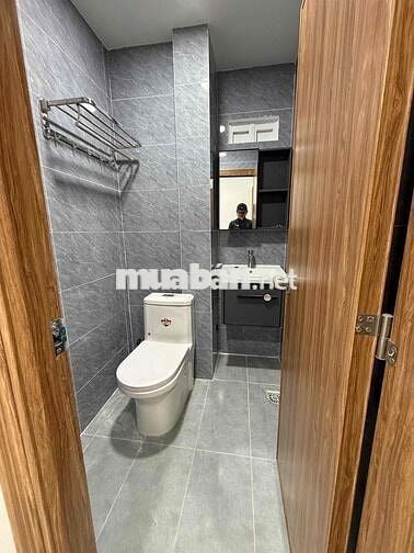 nhà riêng lẻ gần chợ Thị Nghè trệt lầu kiên cố , 2 mặt thoáng mát
