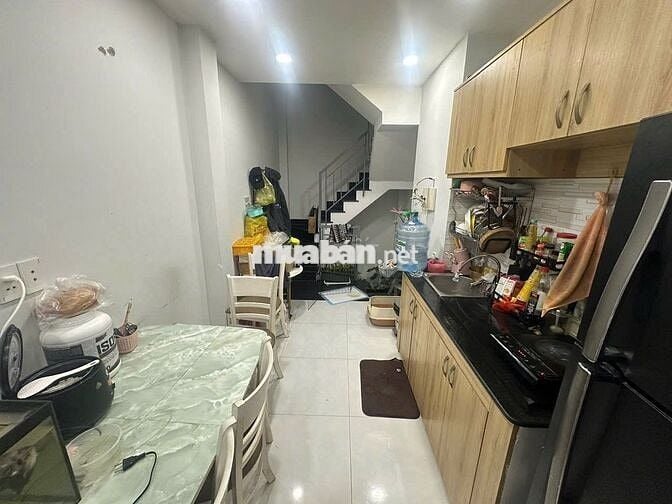 Cho thuê nhà đường số - 5 tầng - 21m2 - Xe hơi đỗ cửa - Quận 4.