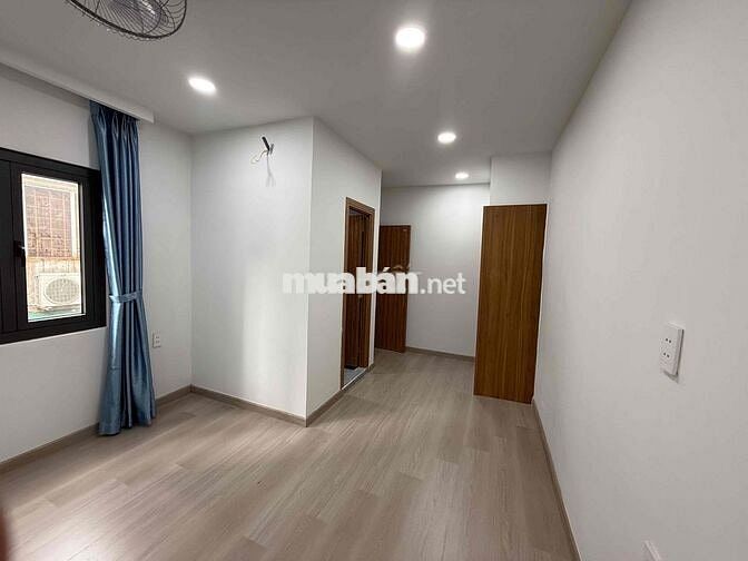 nhà riêng lẻ gần chợ Thị Nghè trệt lầu kiên cố , 2 mặt thoáng mát