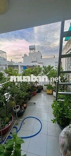 Cho thuê nhà đường số - 5 tầng - 21m2 - Xe hơi đỗ cửa - Quận 4.