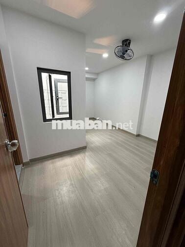 nhà riêng lẻ gần chợ Thị Nghè trệt lầu kiên cố , 2 mặt thoáng mát