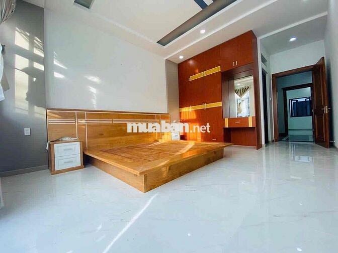 Nhà MT Hẻm Thông Phạm Văn Chiêu 3 Lầu (4x25m) 4PN 5WC 17tr