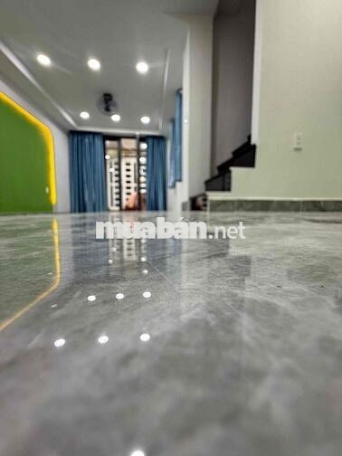 nhà riêng lẻ gần chợ Thị Nghè trệt lầu kiên cố , 2 mặt thoáng mát