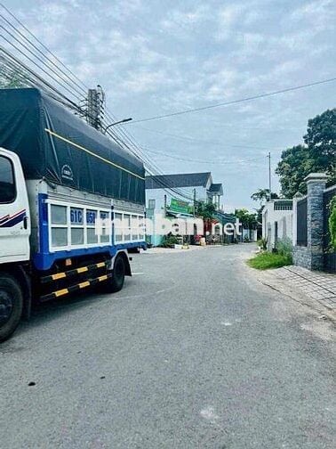 Nhà mái thái biệt thự nhỏ,mặt tiền nhựa 7m gần đường HVL