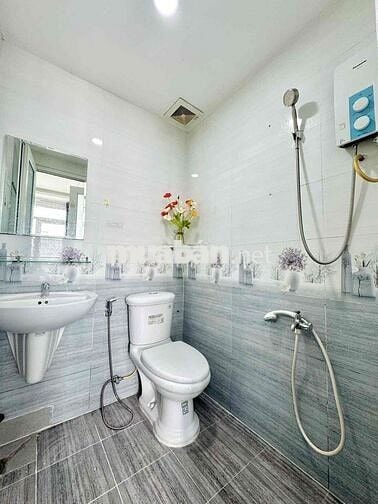 CHO THUÊ STUDIO BANCOL THOÁNG_THANG MÁY MẶT TIỀN NGUYỄN VĂN CỪ QUẬN 1