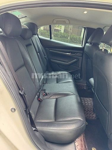 Cần bán Mazda3 1.5AT Luxury sx 2023 màu trắng biển Hà Nội cực đẹp