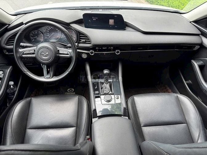 Cần bán Mazda3 1.5AT Luxury sx 2023 màu trắng biển Hà Nội cực đẹp