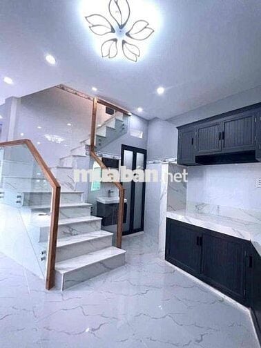 Bán Nhà Mặt Tiền Ngang 8m 3P Ngủ Q11 4 Tỷ Nhỉn