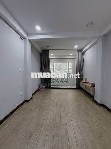 Cho thuê nhà hxh Nguyễn Trãi. NCT, Q1 3x10m T+3L - giá 25tr sàn suốt