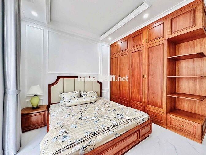 Bán nhà ngay Landcaster Nguyễn Trãi Q1 , ngang 5m , hẻm xe hơi ,4 tầng
