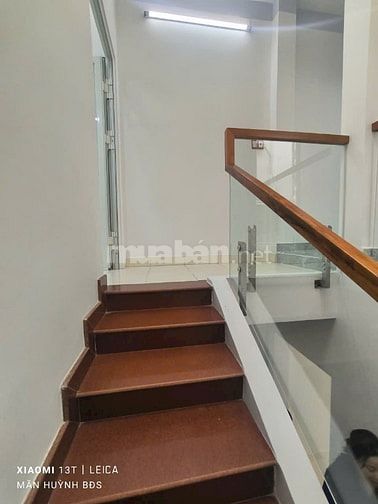 Nhà mới vào ở liền. Giá chỉ nhỉnh 7tỏi.
