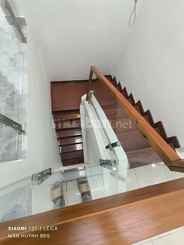 Nhà mới vào ở liền. Giá chỉ nhỉnh 7tỏi.