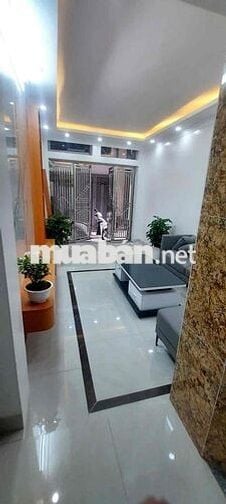 Cần bán nhà 40m2 5T,6N,4WC gần đường Lê Lợi, Hà Đông giá hơn 10 tỷ
