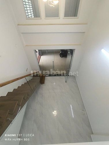 Nhà mới vào ở liền. Giá chỉ nhỉnh 7tỏi.