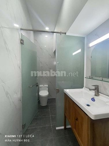 Nhà mới vào ở liền. Giá chỉ nhỉnh 7tỏi.