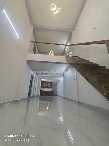 Nhà mới vào ở liền. Giá chỉ nhỉnh 7tỏi.