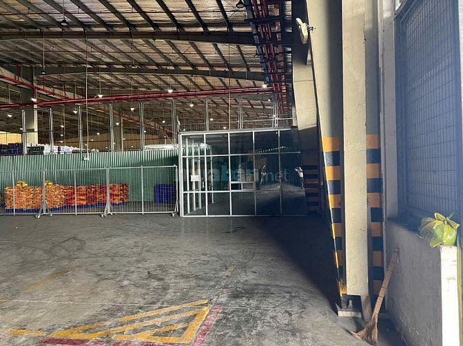 Cho thuê kho xưởng , DT: 7.500m2, KCN HCM giáp Bình Tân, PCCC tự động
