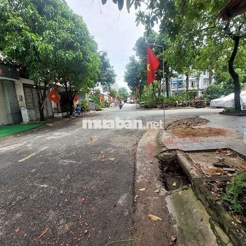 Nhà khu Dương Thị Giang ,3 tầng đường ôtô né nhau
