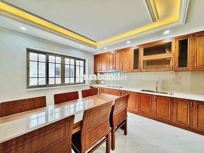 Bán nhà ngay Landcaster Nguyễn Trãi Q1 , ngang 5m , hẻm xe hơi ,4 tầng
