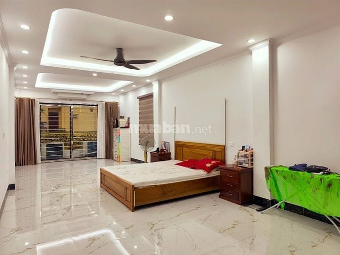 Bán nhà mặt đường to khu Đồng Tàu, thông ra đường Giải Phóng, lô góc,