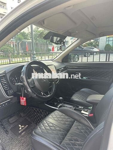 Mitsubishi Outlander 2022 2.0 CVT Premium - 3000 k