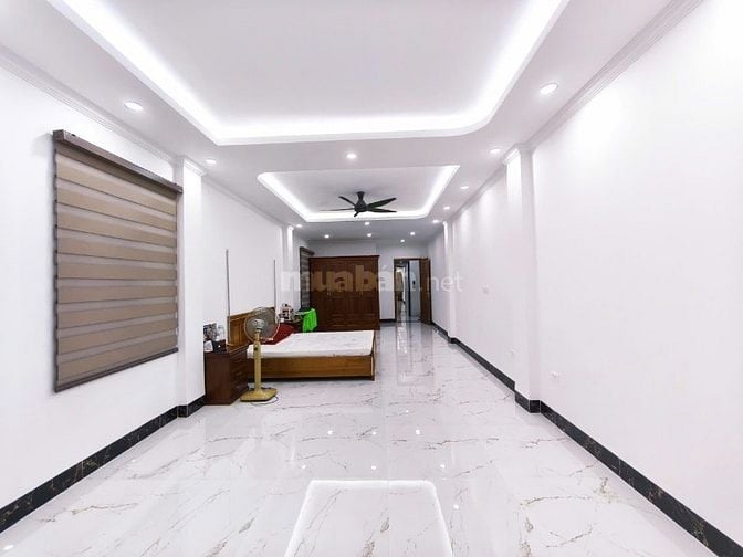 Bán nhà mặt đường to khu Đồng Tàu, thông ra đường Giải Phóng, lô góc,