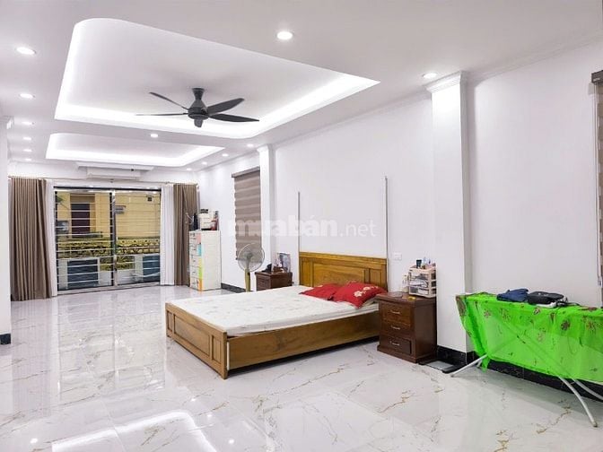 Bán nhà mặt đường to khu Đồng Tàu, thông ra đường Giải Phóng, lô góc,