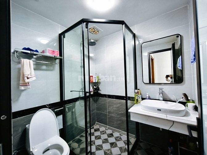 Bán nhà mặt đường to khu Đồng Tàu, thông ra đường Giải Phóng, lô góc,