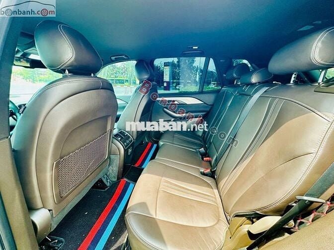 VinFast Lux SA2.0 2021 Premium 2.0 AT - 90000 km