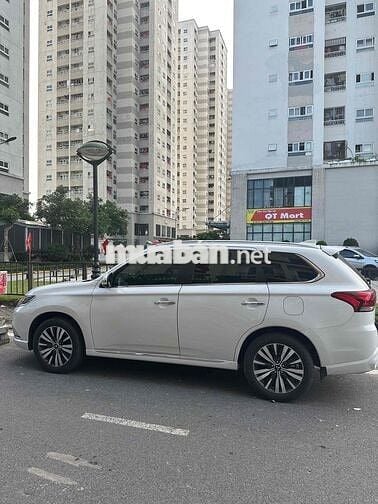 Mitsubishi Outlander 2022 2.0 CVT Premium - 3000 k