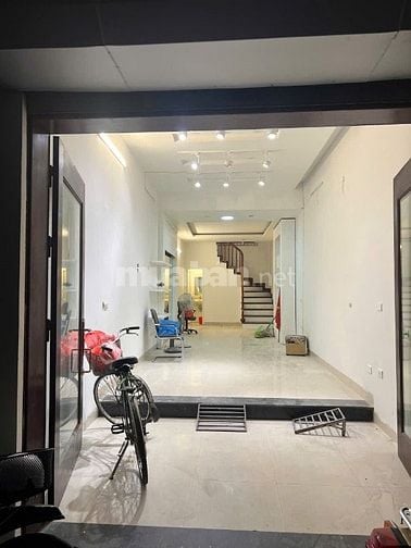 Chính chủ cho thuê nhà mặt ngõ 118, sát mặt phố Đào Tấn