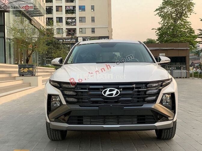 Hyundai Tucson 2.0 AT Tiêu chuẩn 2025