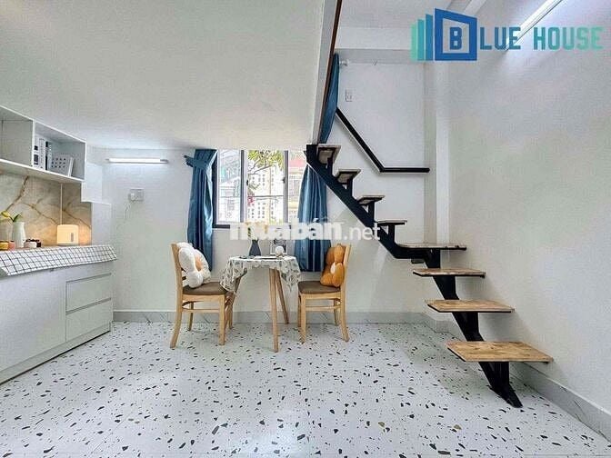 Căn hộ duplex cửa sổ siêu thoáng sau lưng HUIT ở được 2-3 bạn 😍