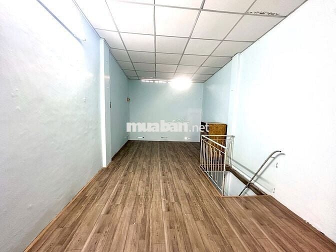 Giá:14.5tr Nội That Mặt tiền Nguyễn Lâm,Trệt lững ,Phòng Khách 2PN,1WC